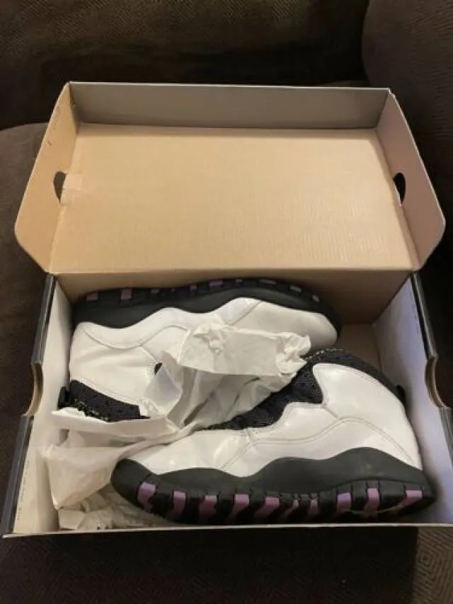 Cute nike jordan retro 10 style 487212-120 girls 2y nice condition