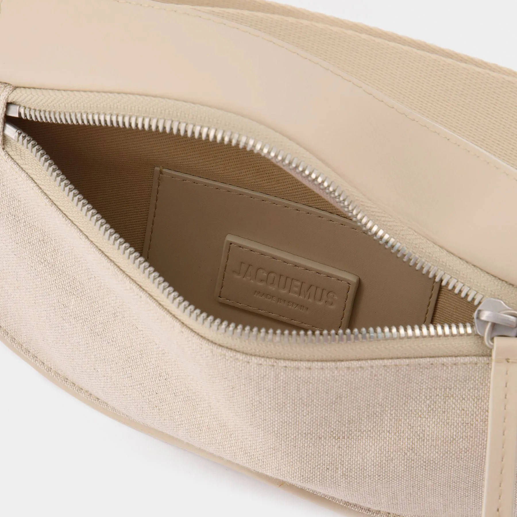 Jacquemus  La Banane Meunier Bum Bag in Beige Leather