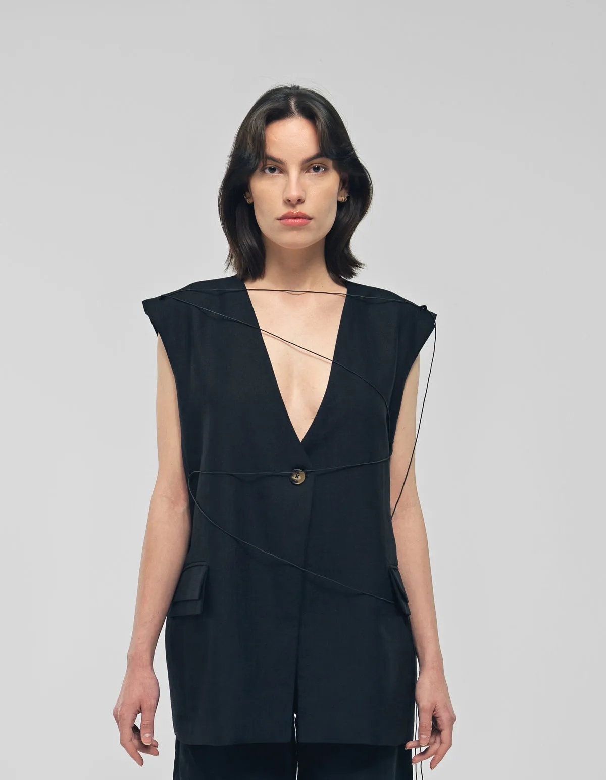 Maet Meilani Linen Vest - Black