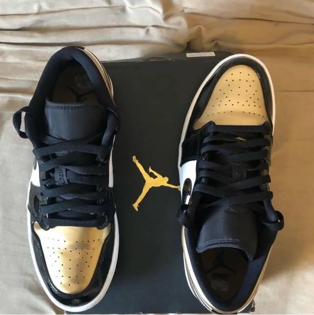 Nike jordan 1 low gold toe