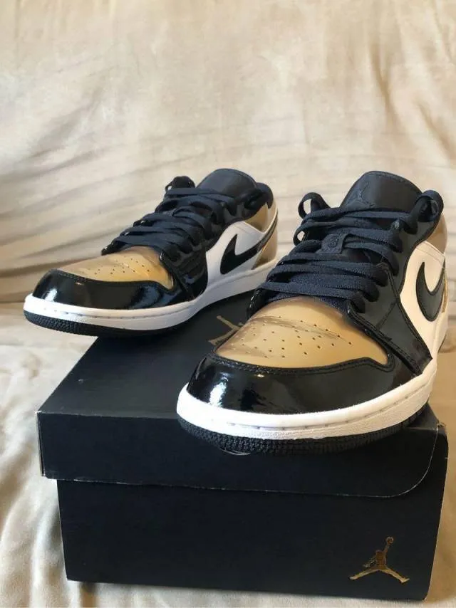 Nike jordan 1 low gold toe