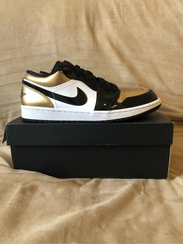 Nike jordan 1 low gold toe