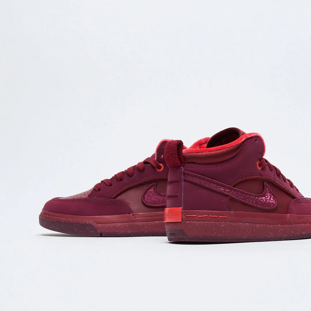 Nike SB - React Leo Prm (Dark Beetroot/Team Red)