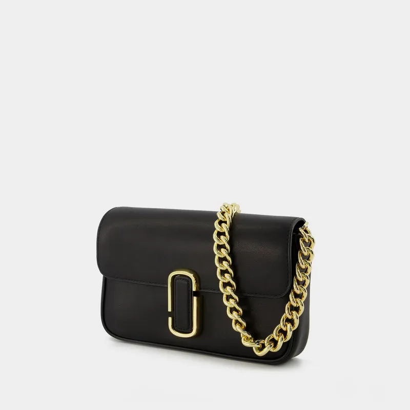 The Shoudler Bag in Black Leather